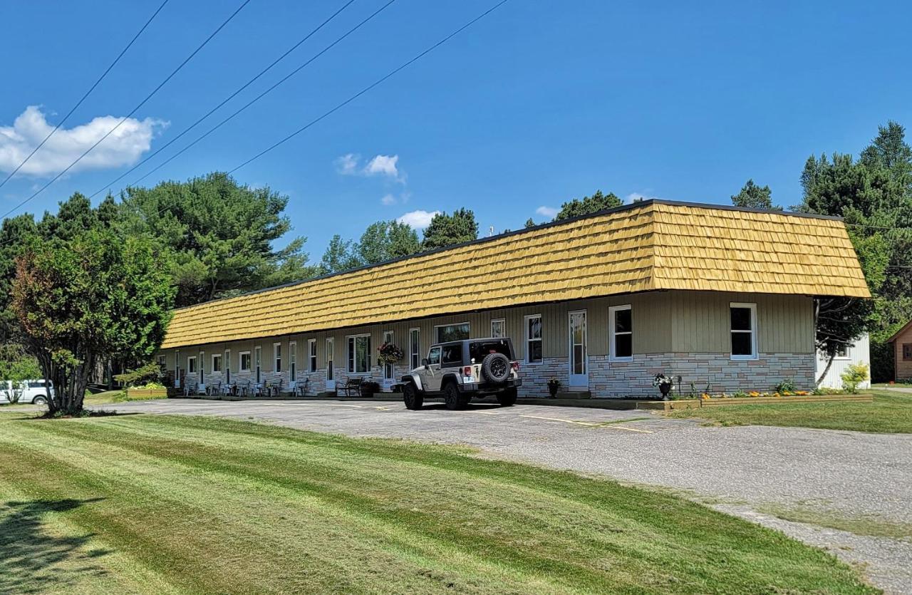 Maciver'S Motel And Camp Blind River Buitenkant foto