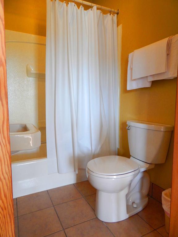 Maciver'S Motel And Camp Blind River Kamer foto