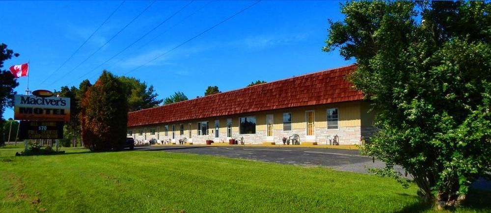 Maciver'S Motel And Camp Blind River Buitenkant foto